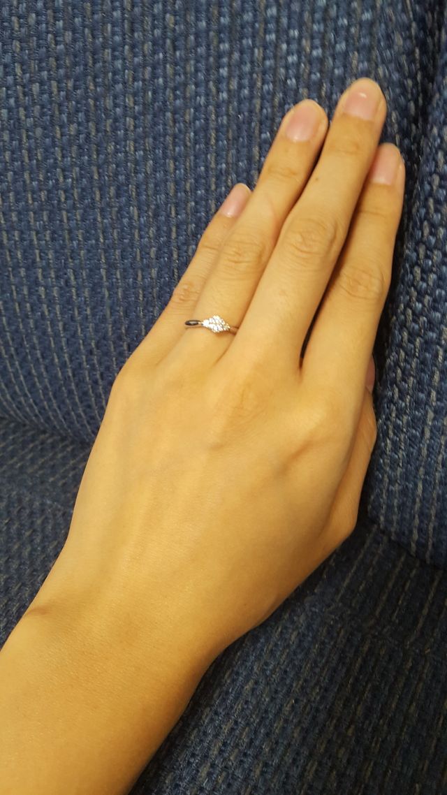 正面からみるとストレートラインで大人っぽく。