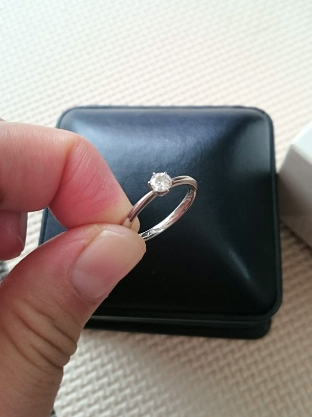 シンプルな形ですが、飽きが来ず長く大切に使えそうです。