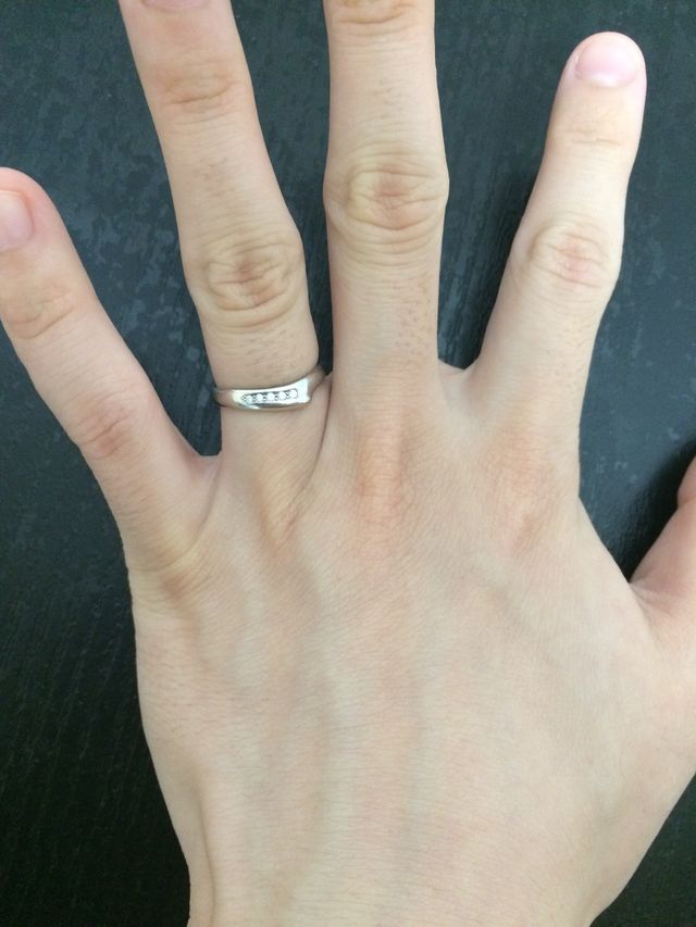 エルサ・ペレッティのオープンハートバンドリングです