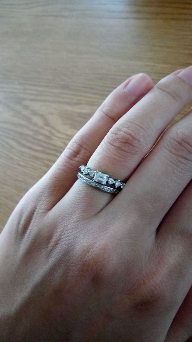 スクエアカットのダイヤに一目惚れ！即決でした！