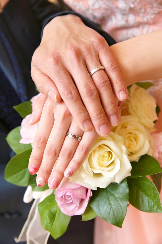 婚約指輪との重ね付けの相性も良いです