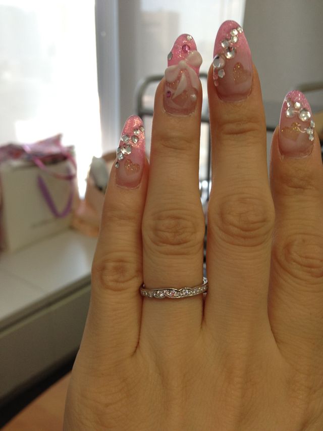 ウェディングネイルと結婚指輪