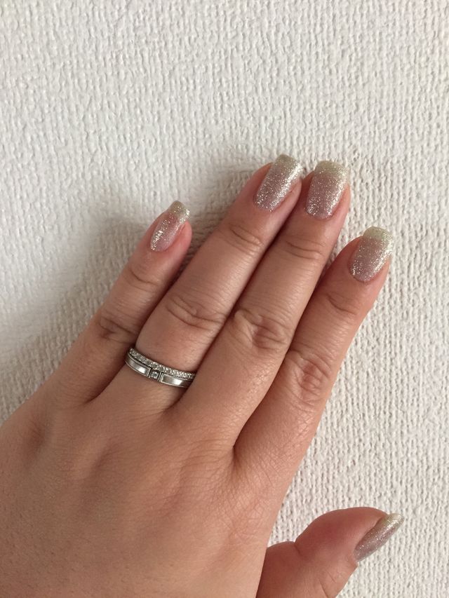 下が結婚指輪です。