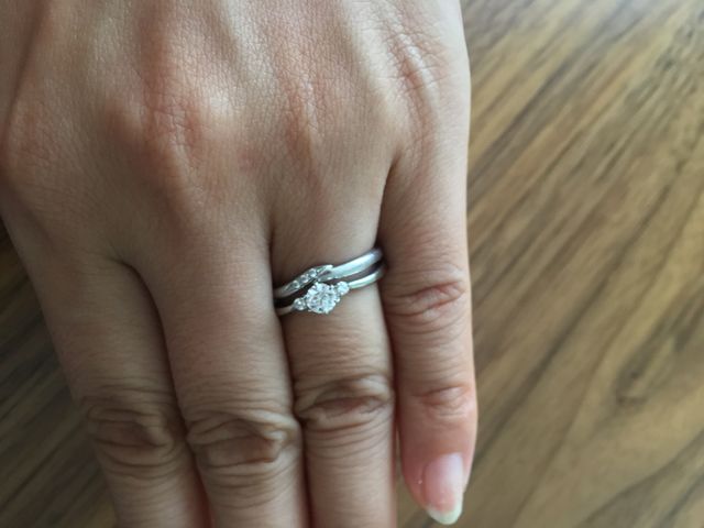 婚約指輪といっしょに