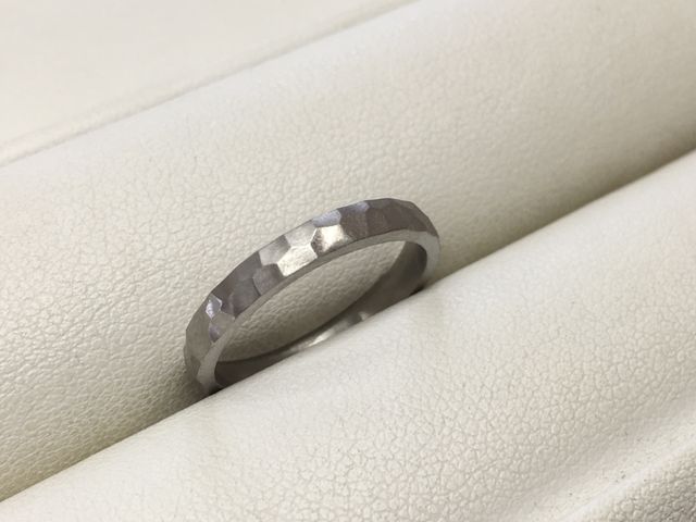 槌目のストレートリングラフです