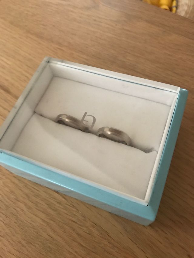 ケースもオシャレ！普段付けないので飾っています