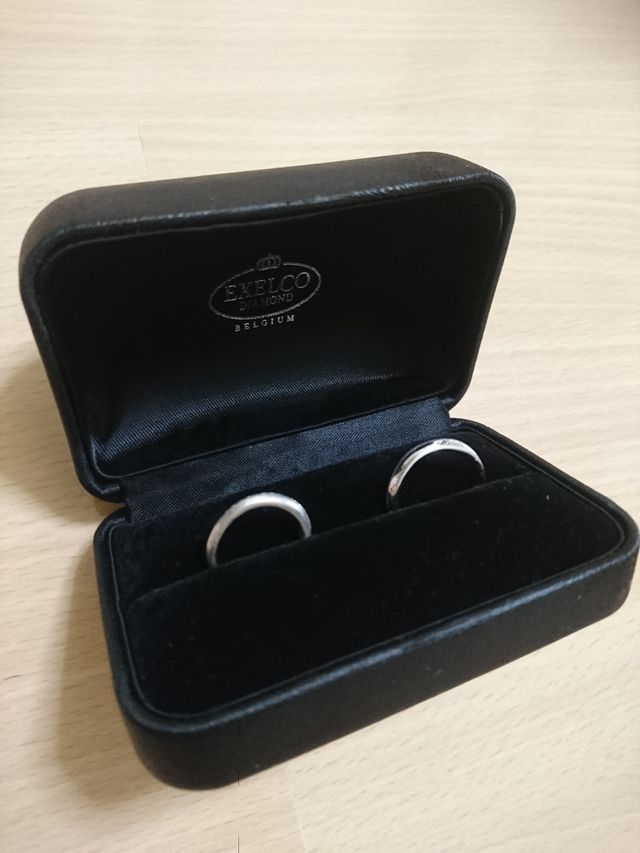 ペアの結婚指輪を二人で選びました