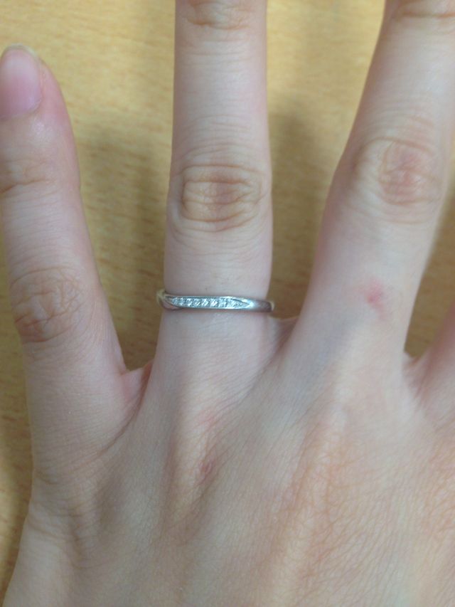 俄のせせらぎという結婚指輪です