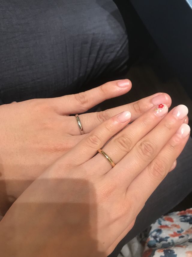 プラチナとイエローゴールドのペアです。