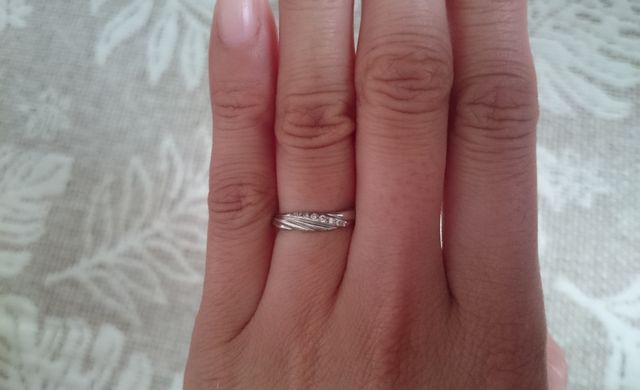 羽模様の部分にﾀﾞｲﾔが。