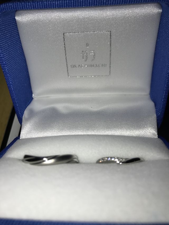 写真がぼやけてしまっていますが、購入した指輪です。