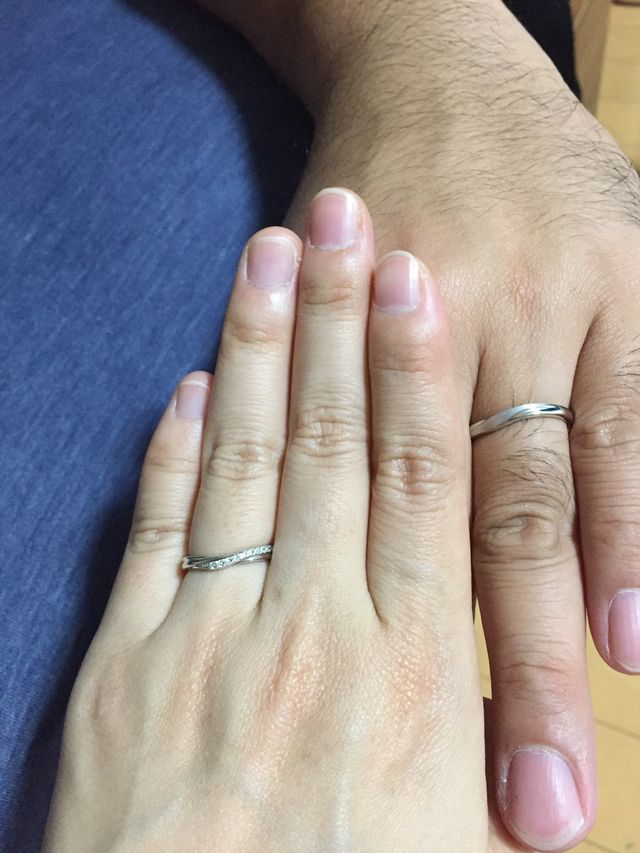 指に馴染んでとても素敵な指輪です！