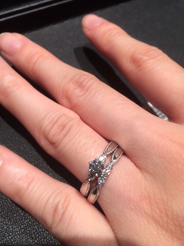 上がエンゲージ、下がマリッジです。