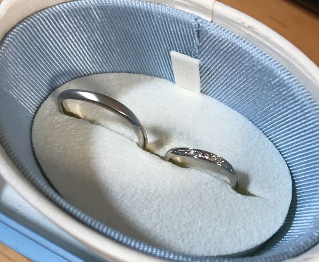 二人の結婚指輪です。