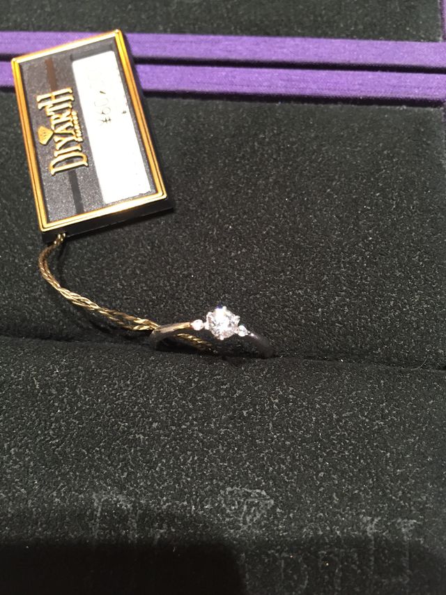 シンプルなものを見せてくださいと言ったら出てきた指輪