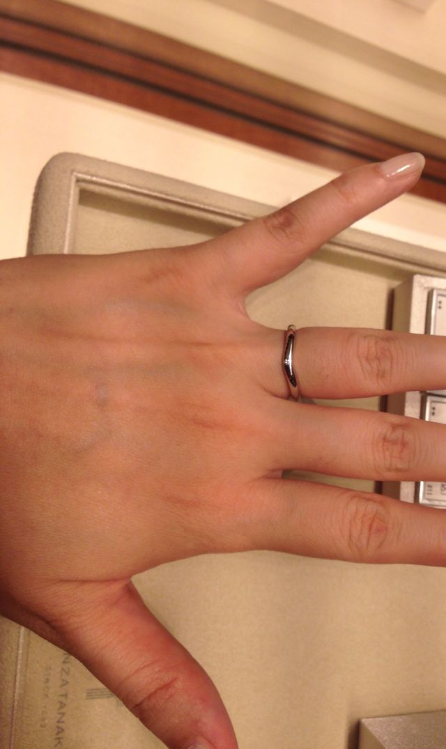 Vラインに一粒ダイヤ