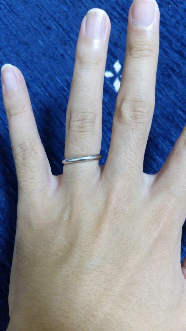二年前にラザールダイヤモンドで購入した結婚指輪です。