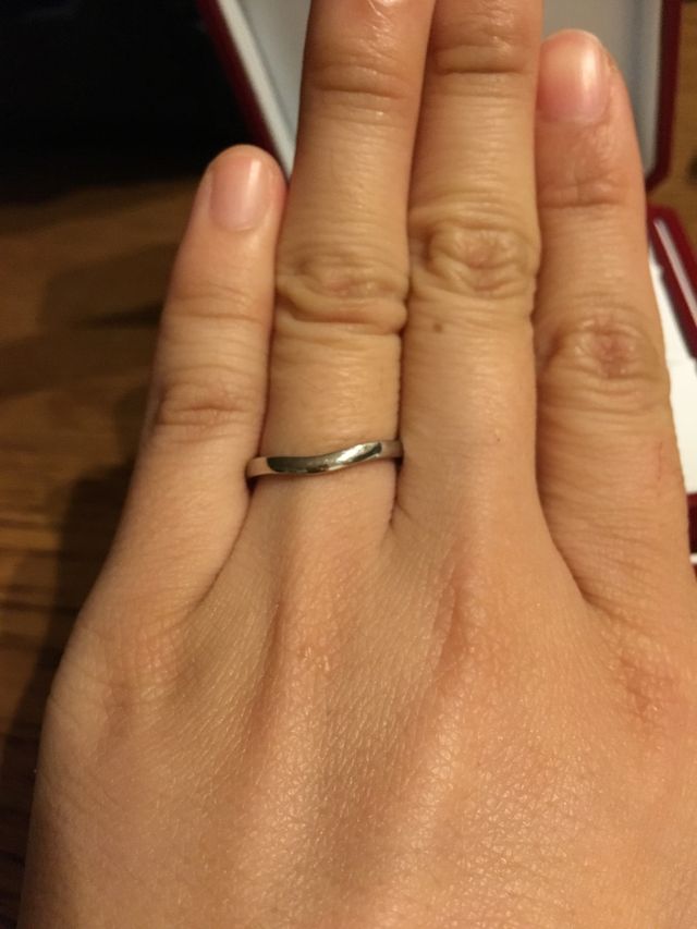 私は手のひらが大きく指自体が短めですが指がやや長く見えます。