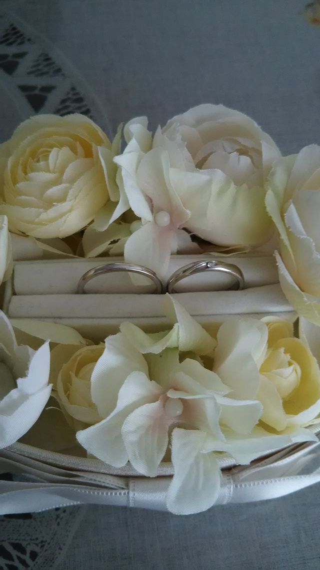 結婚指輪（左:男性用　右:女性用）