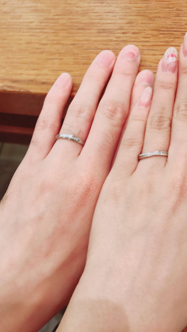 ありきたりすぎないデザインに惚れました！女性用はダイヤ入り