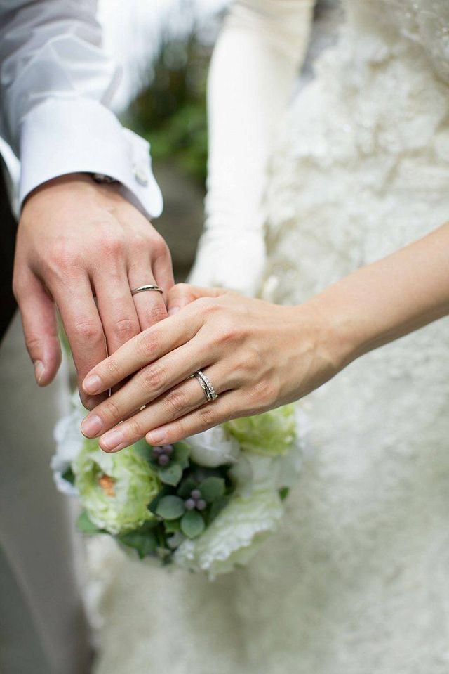 結婚指輪と婚約指輪の重ね付けです。