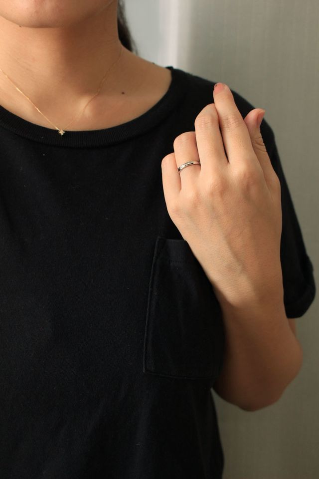 指は長いタイプです。