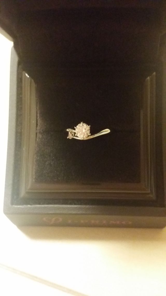 ピンクダイヤ付です。