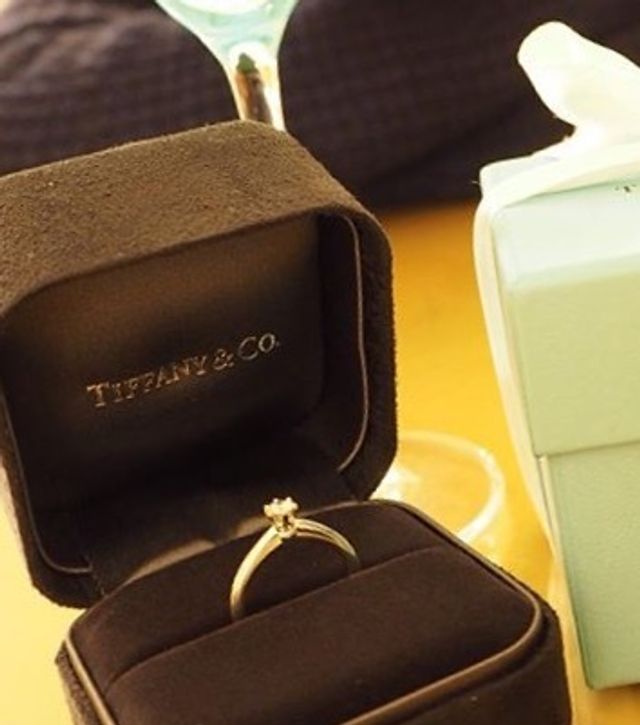 彼が購入してくれたエンゲージリングです