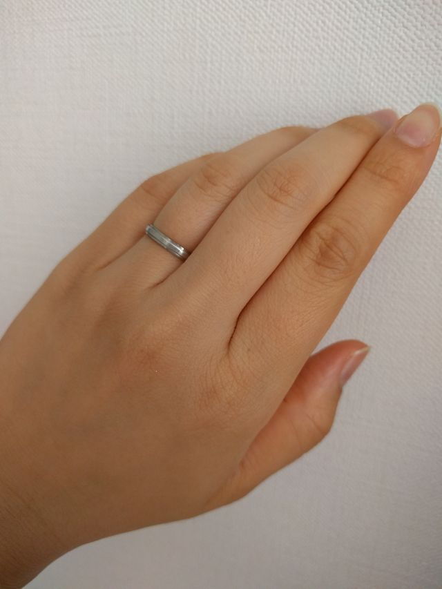 石はついていません。