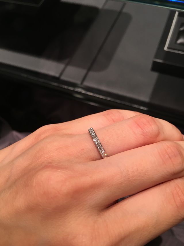 ディスパーション4です。虹色にキラキラします。