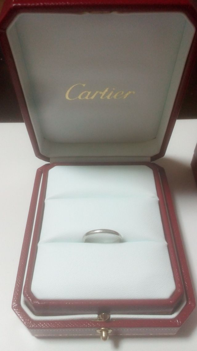 ペアで購入しました。ケースもかわいいです。