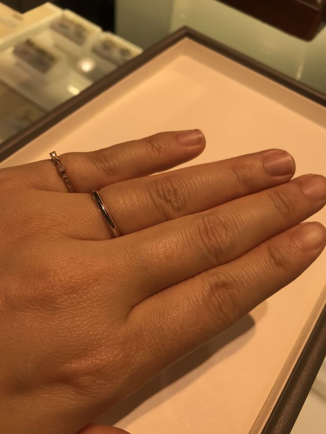 ピンキーリングは私物です。