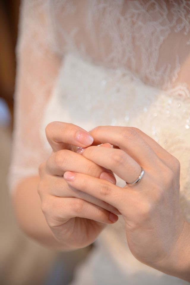 華やかなシーンではダイヤがとても上品に光ります。