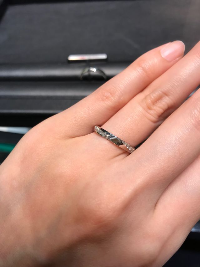 指にはめてみました