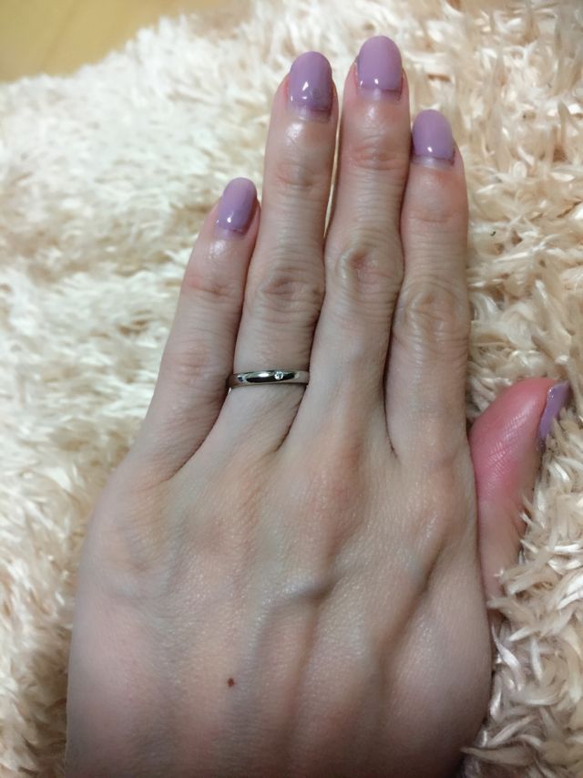ダイヤ一粒のシンプルなデザインがとても気に入ってます