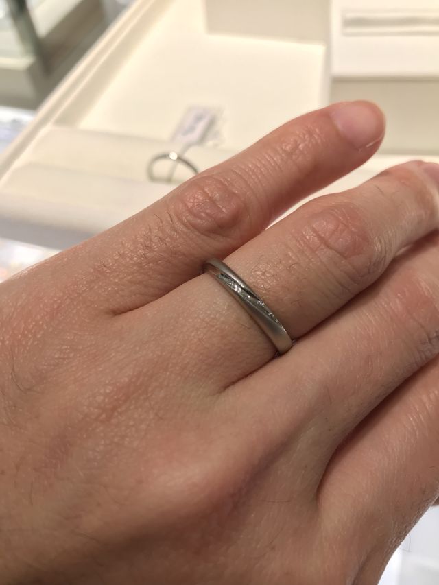 つやありとつや消しが混じっています