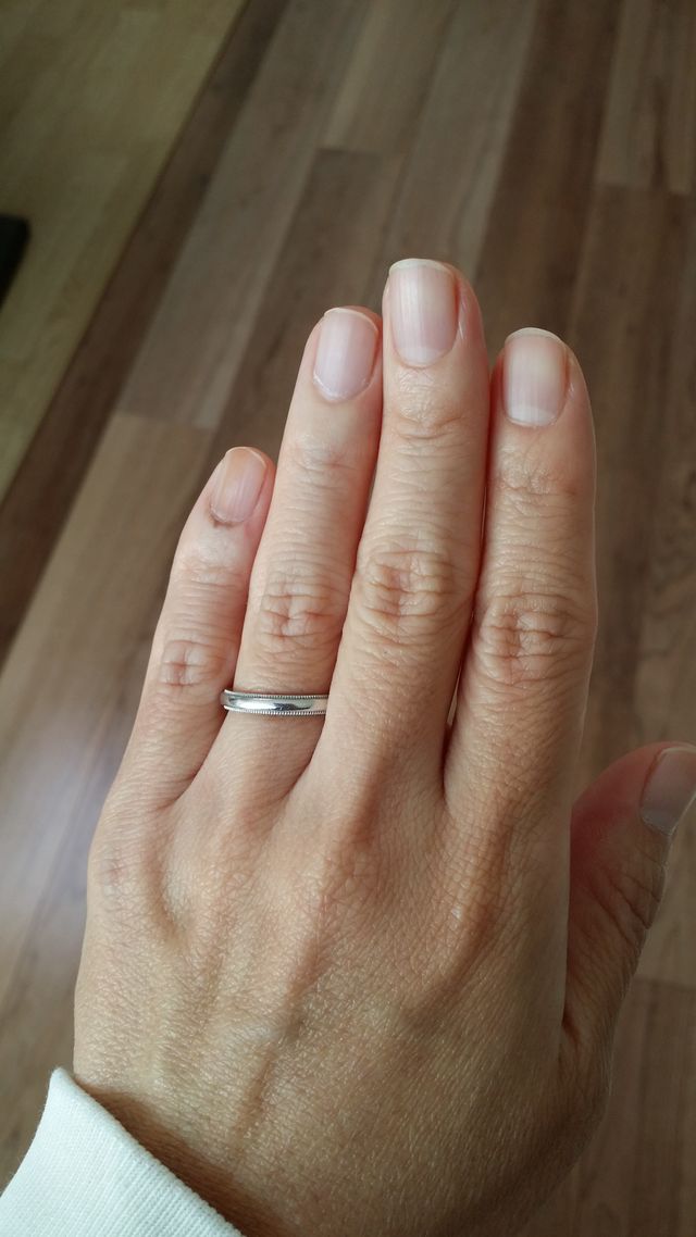 シンプルですが上品なデザインです。