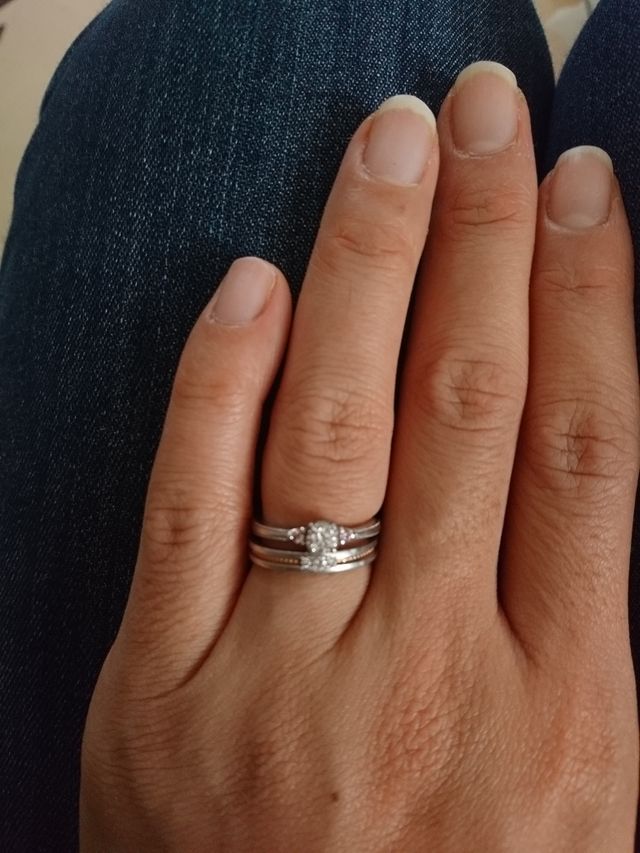 婚約指輪と結婚指輪です。