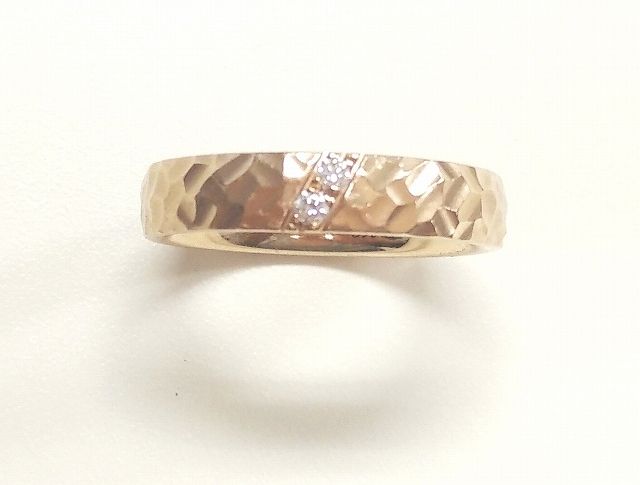 レッドゴールドです