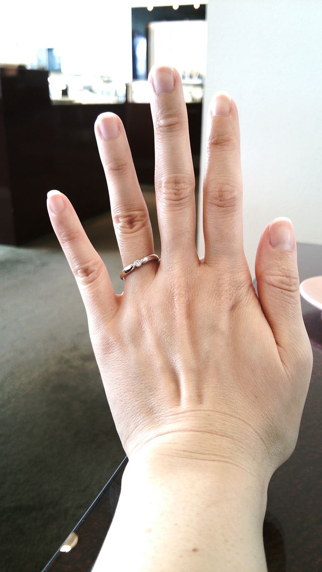 スタイリッシュなデザインのリングです