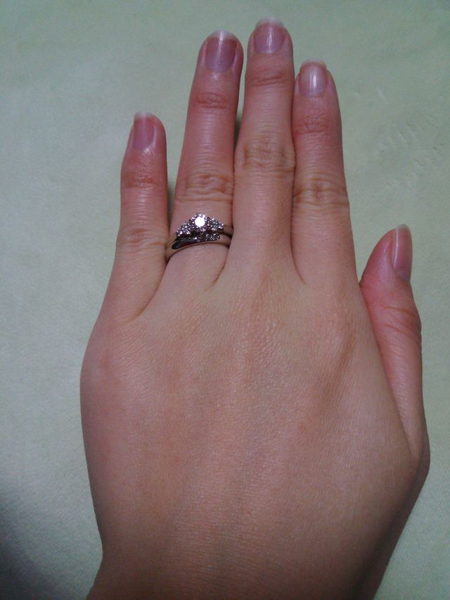 婚約指輪と結婚指輪です。