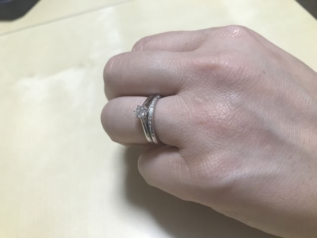 重ねて着けるとこんな感じです。