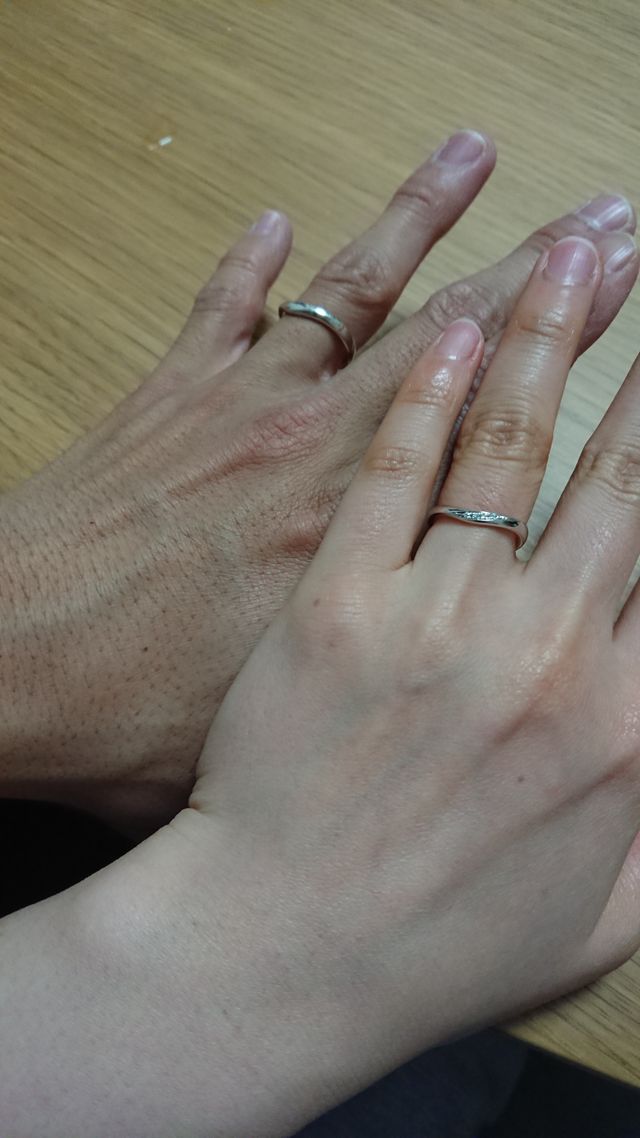 お揃いのエンゲージリング