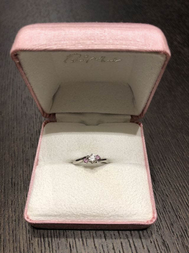 一番のお気に入りは薄ピンクのダイヤ