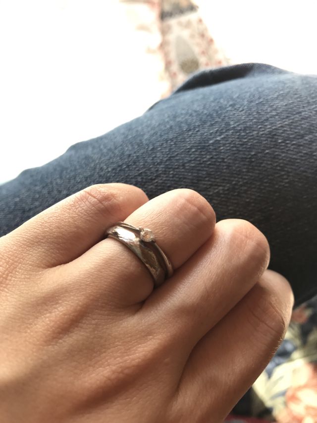 下の方の指輪です。お互いに作り合いました。