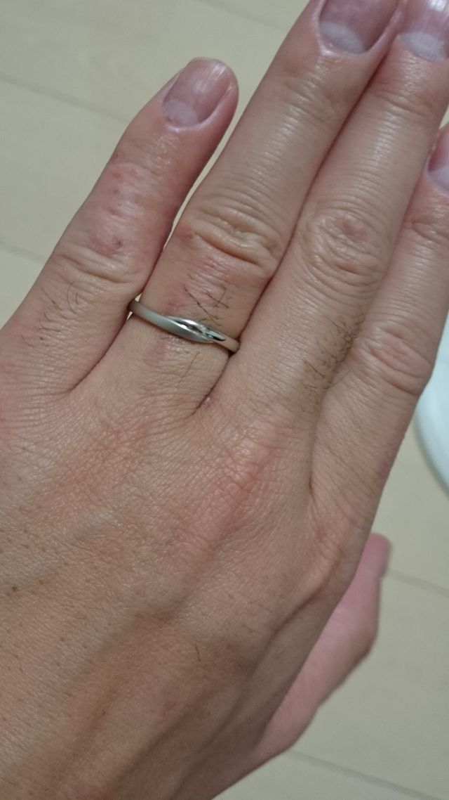 男性用はつや消しがデザインのアクセントに