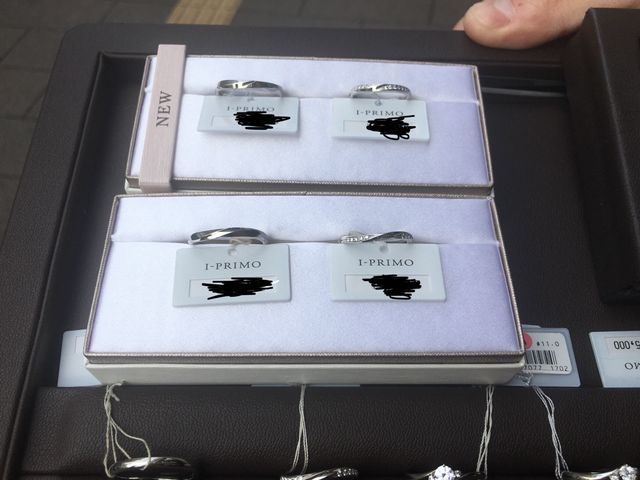 自然の光の下でも輝いています