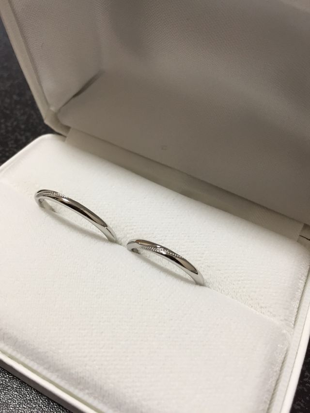 斜めのストライプが入ってます