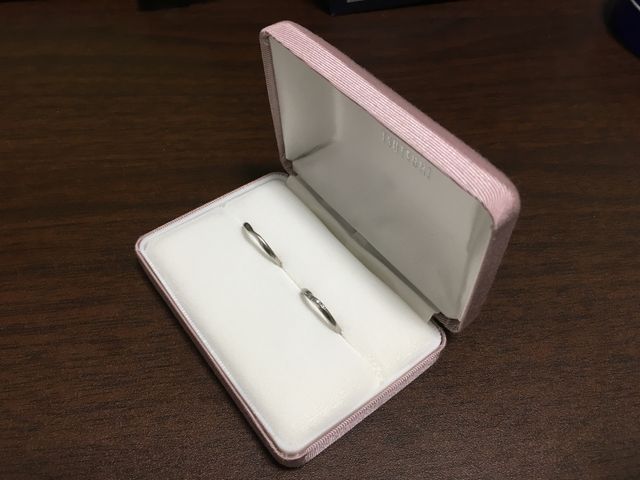 お店で受け取る時に貰えるケースも可愛いです。