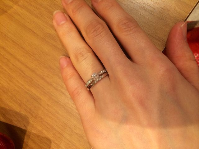 指輪をつけたところ